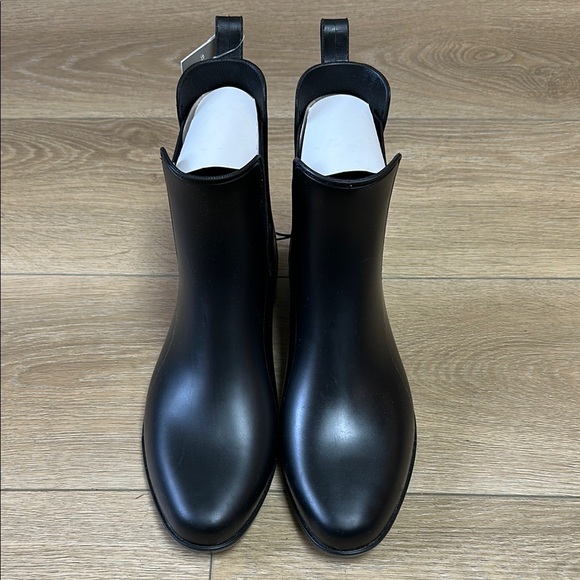 NWT A New Day Chelsea Black Rain Boots, Size 10 - Picture 1 of 3